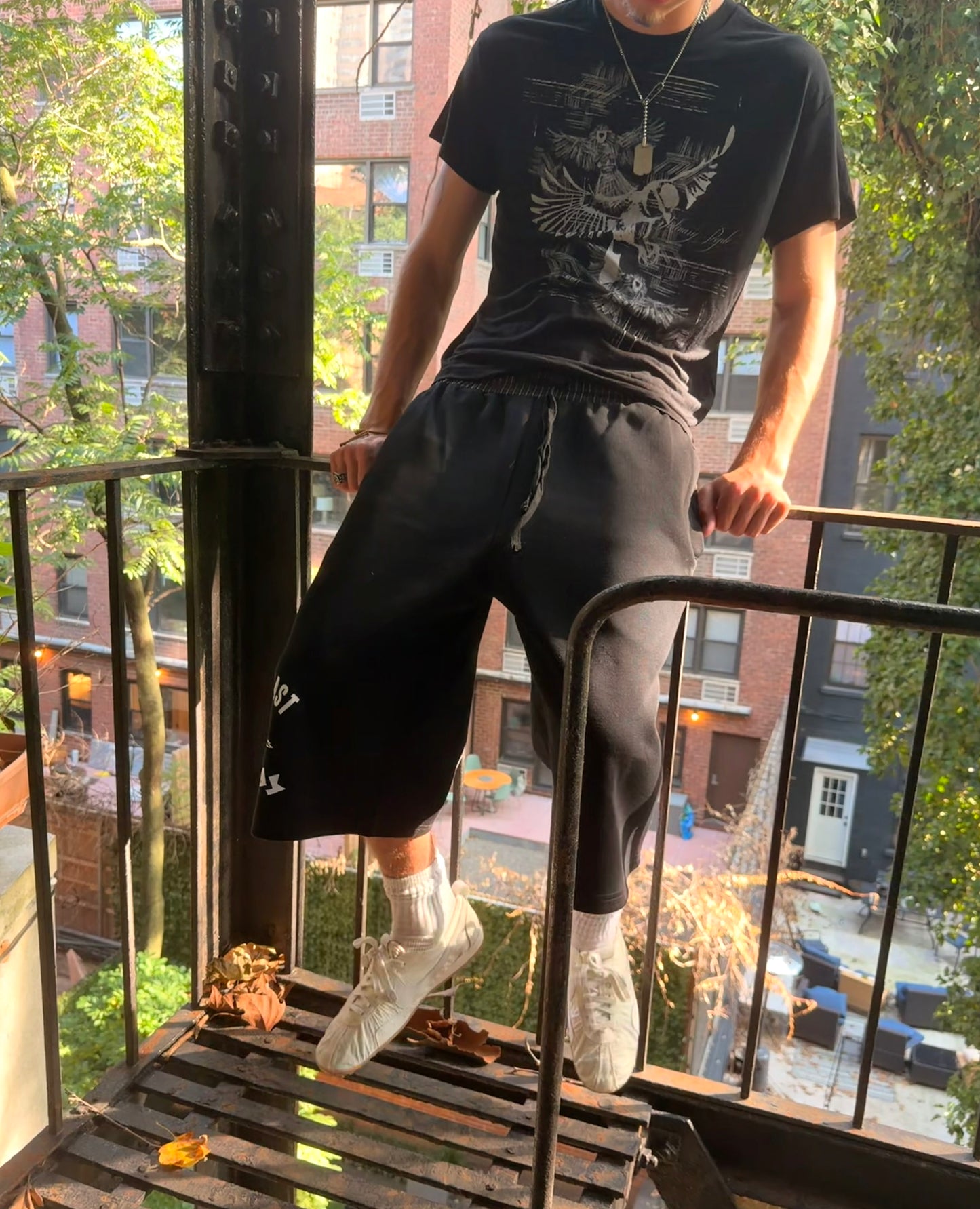 NY' East, short (black)