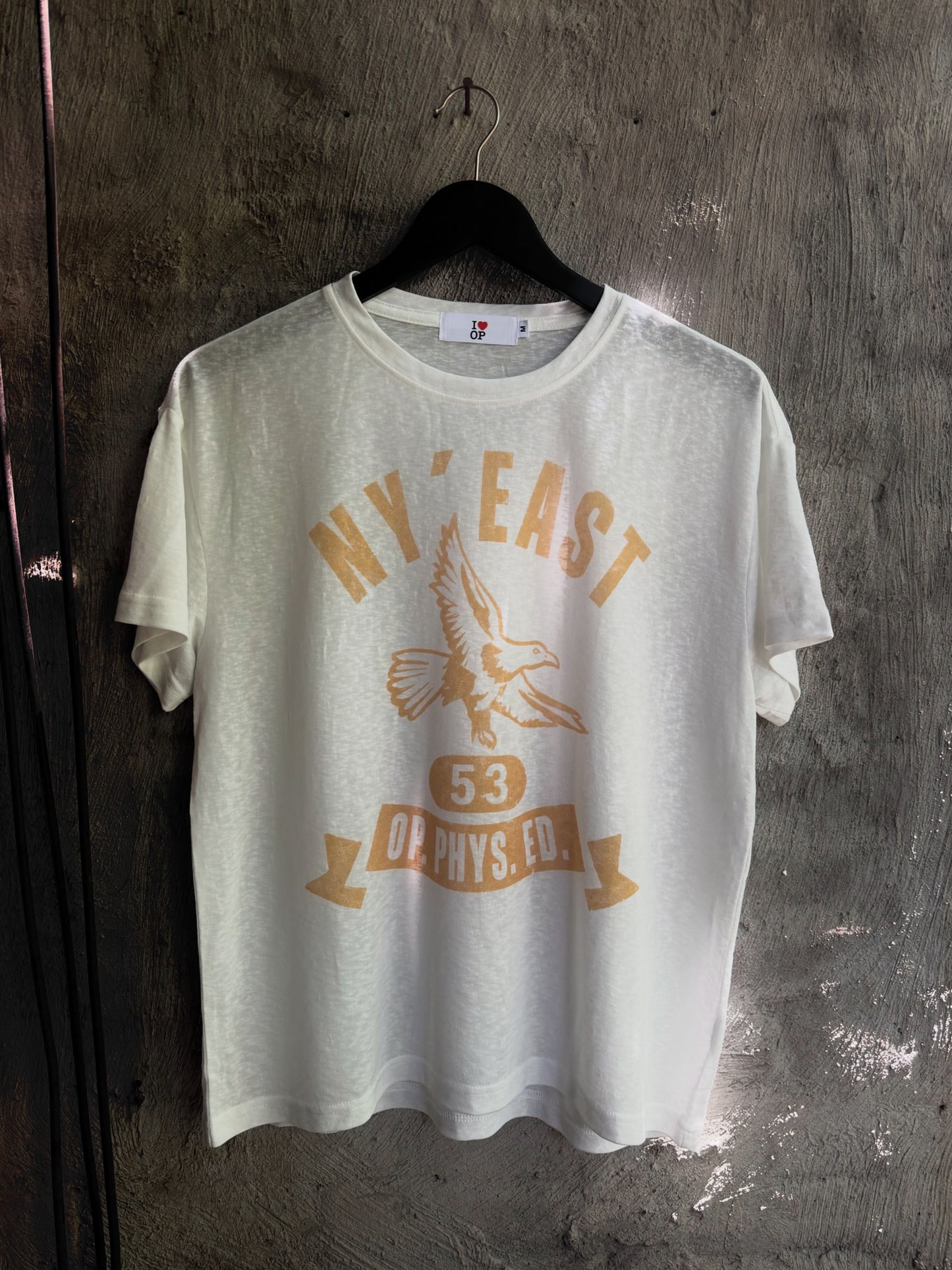 NY' East, tee