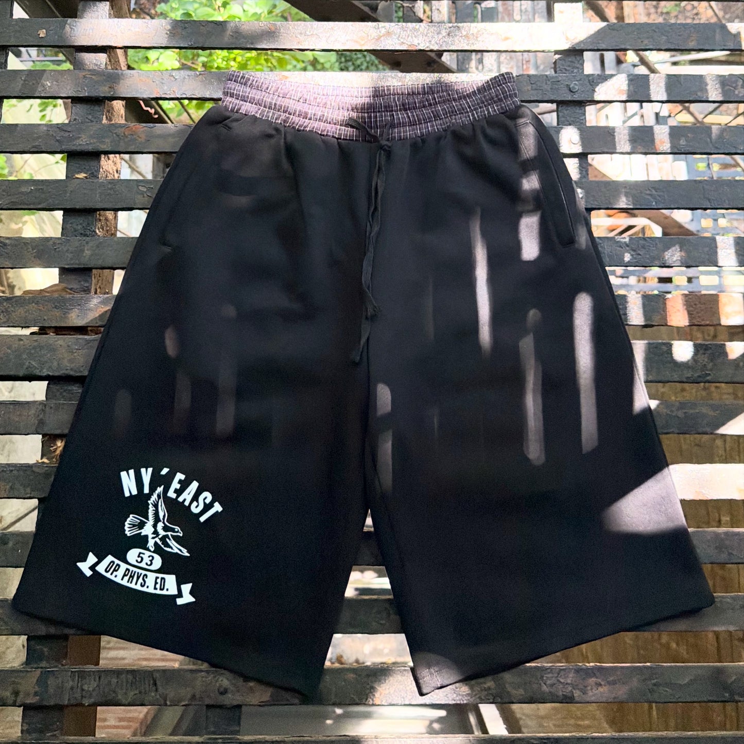 NY' East, short (black)