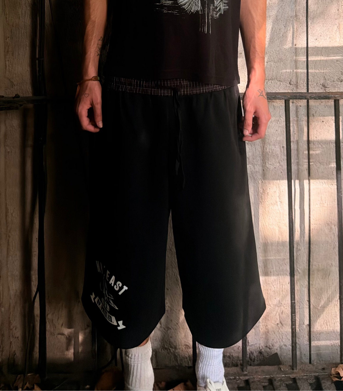NY' East, short (black)