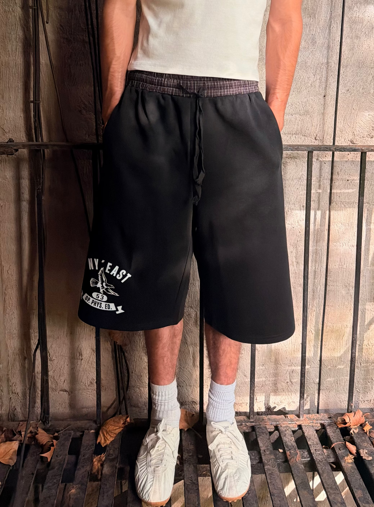 NY' East, short (black)